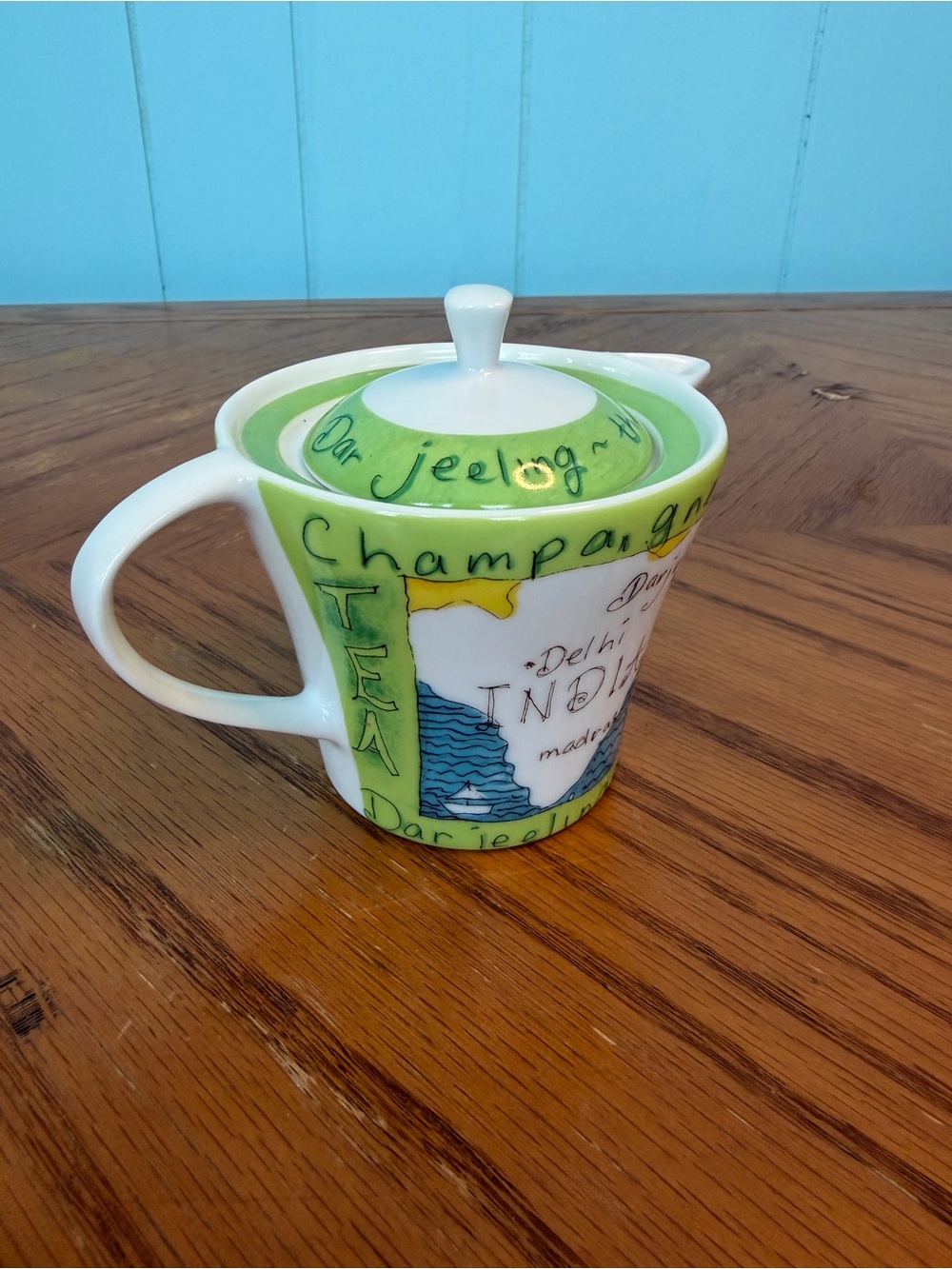 Green and White Ceramic Tea Mug with Lid